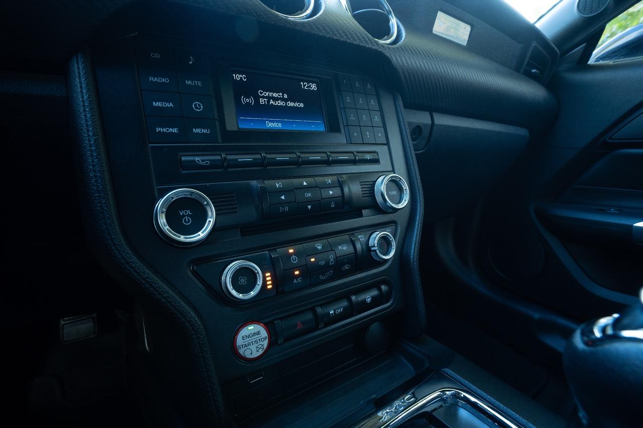 Ford Mustang 3.7 - V6 FASTBACK