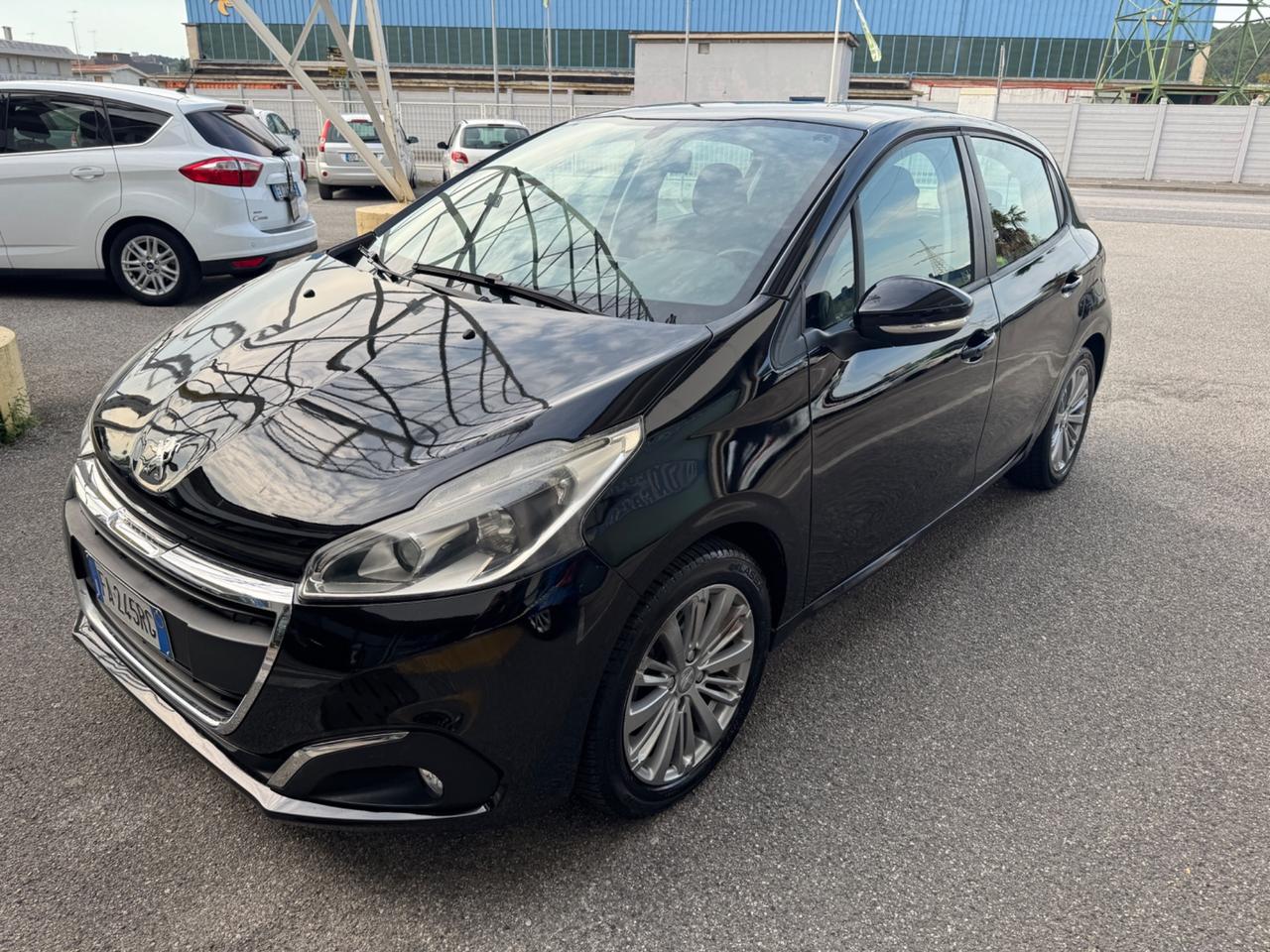 Peugeot 208 2015 5 porte neopatentati