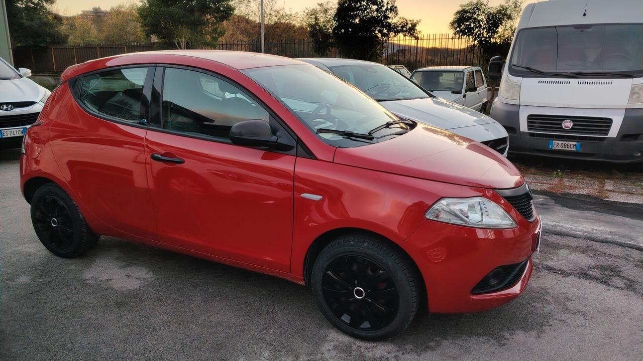 Lancia Ypsilon 1.2 69 CV 5 porte S&S Platinum