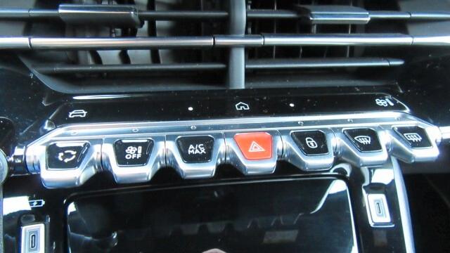 Peugeot 2008 PureTech 130 S&S EAT8 GT