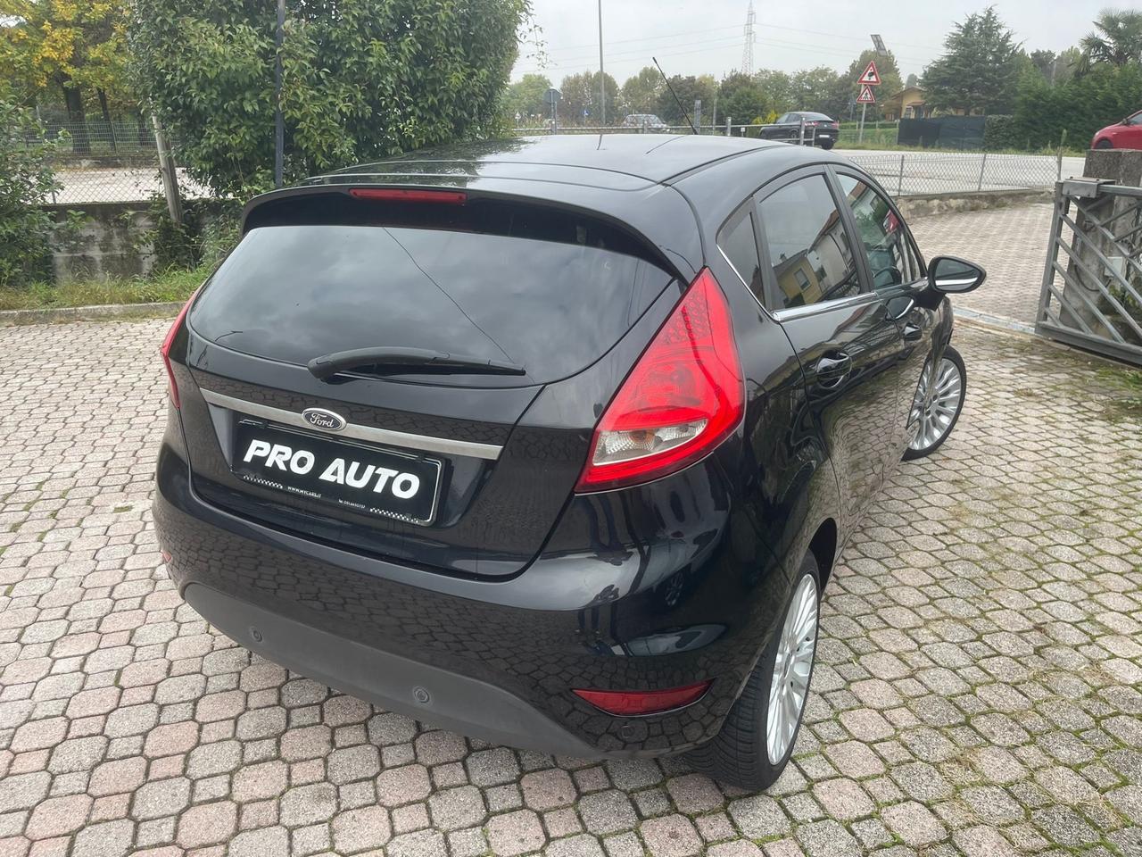 Ford Fiesta 1.4 5 porte Bz.- GPL Titanium