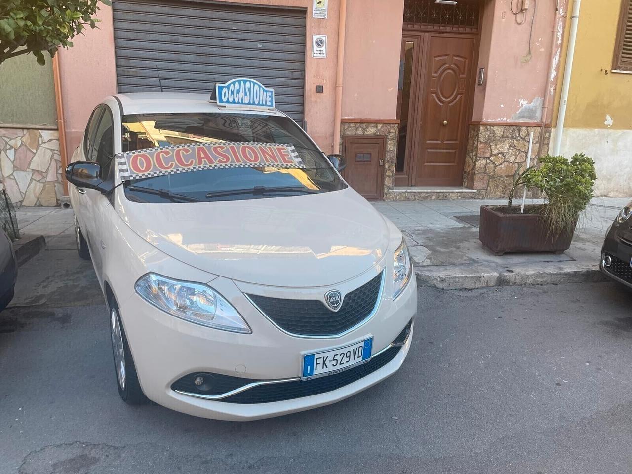 Lancia Ypsilon 1.2 69 CV 5 porte Gold
