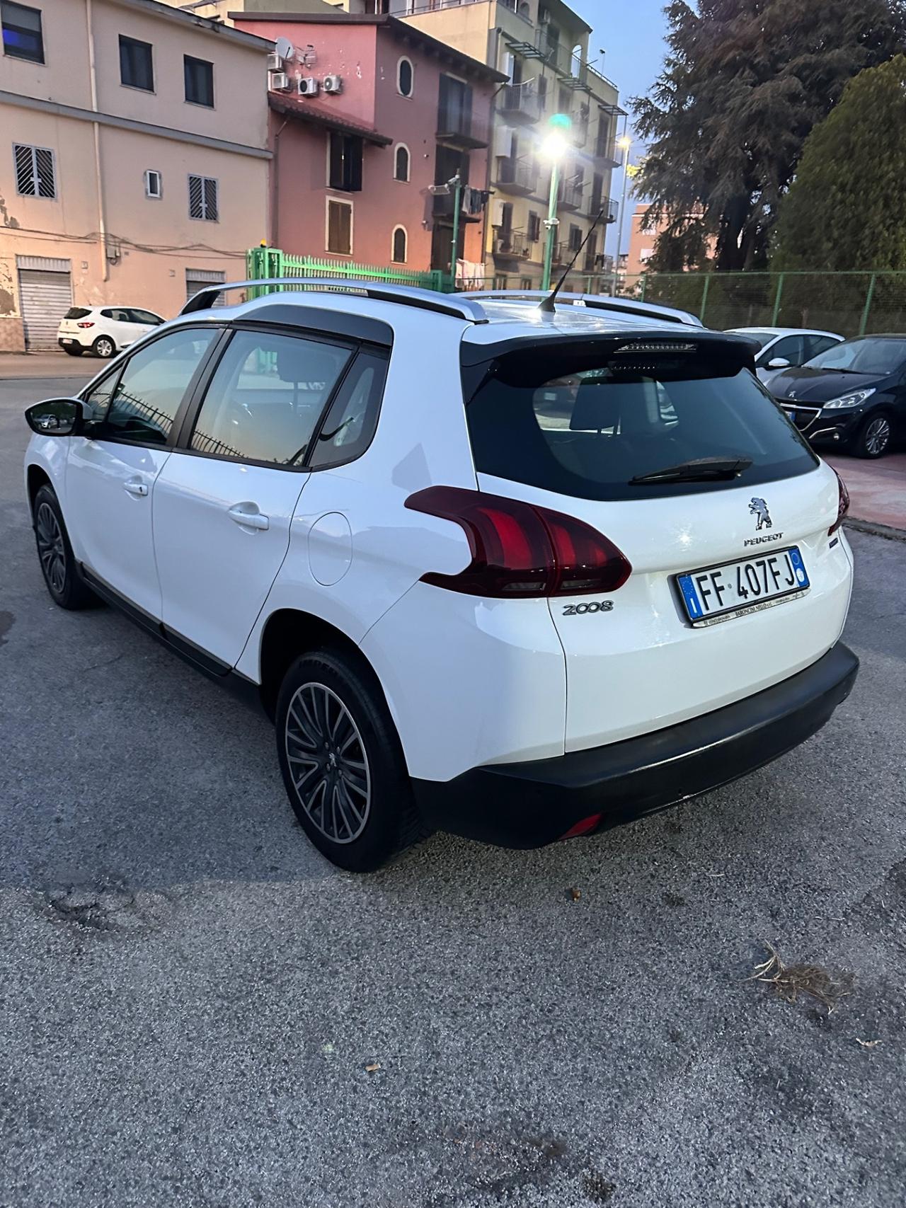 Peugeot 2008 PureTech 82 Allure