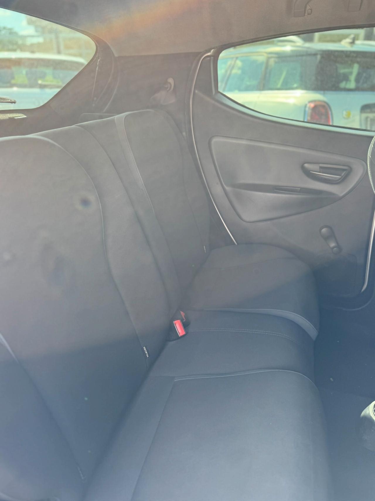 Lancia Ypsilon 1.2 69 CV 5 porte Platinum
