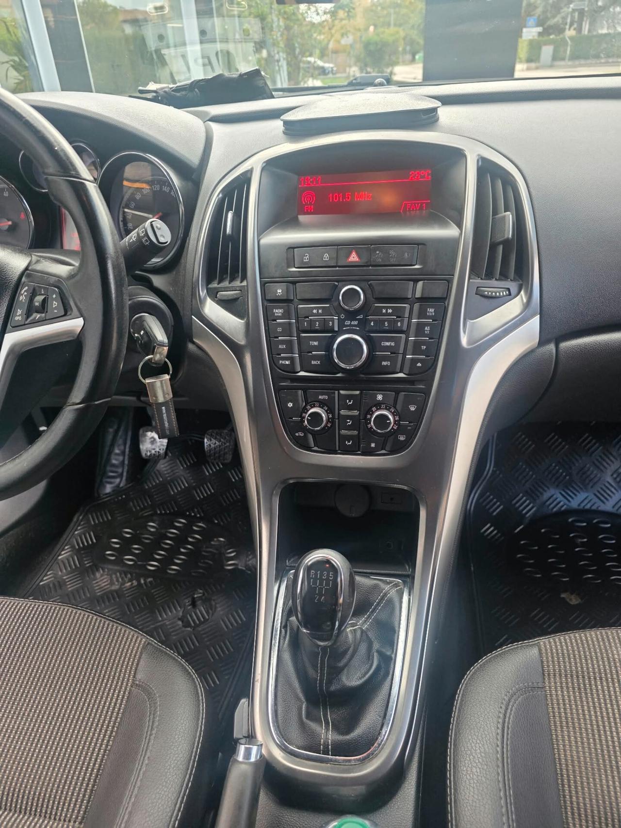 Opel Astra 1.4 100CV GPL