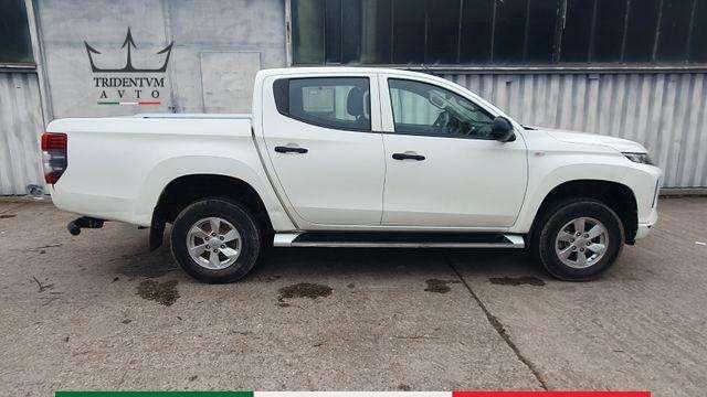 Mitsubishi L200 d.cab 2.3d Invite 4wd 150cv