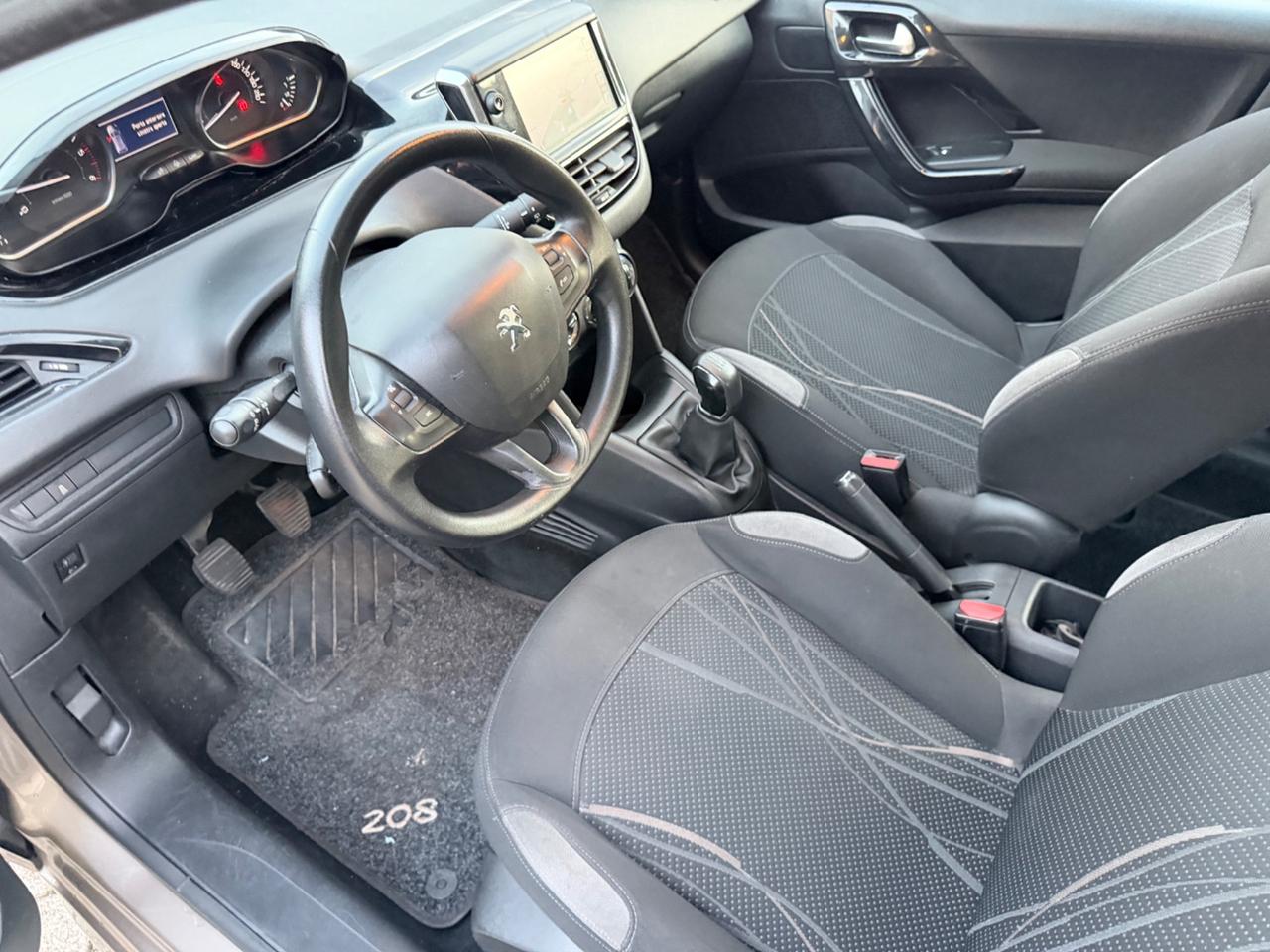 Peugeot 208 1.4 HDi 68 CV 5 porte Allure