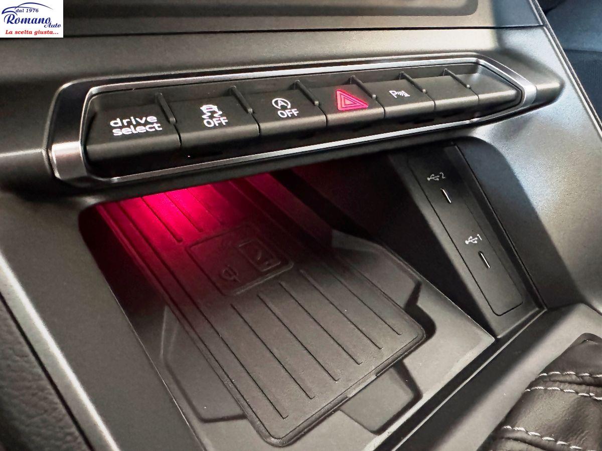 Audi Q3 SPB 35 TDI S tronic Identity Black /PELLE/R20