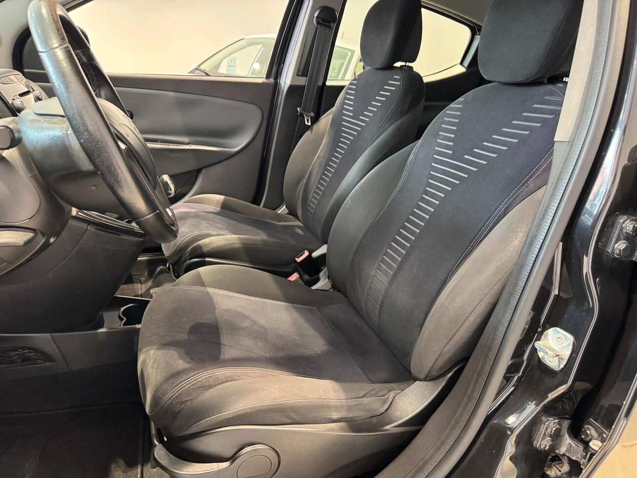 Lancia Ypsilon 1.3 MJT 16V 95 CV 5 porte S&S Silver