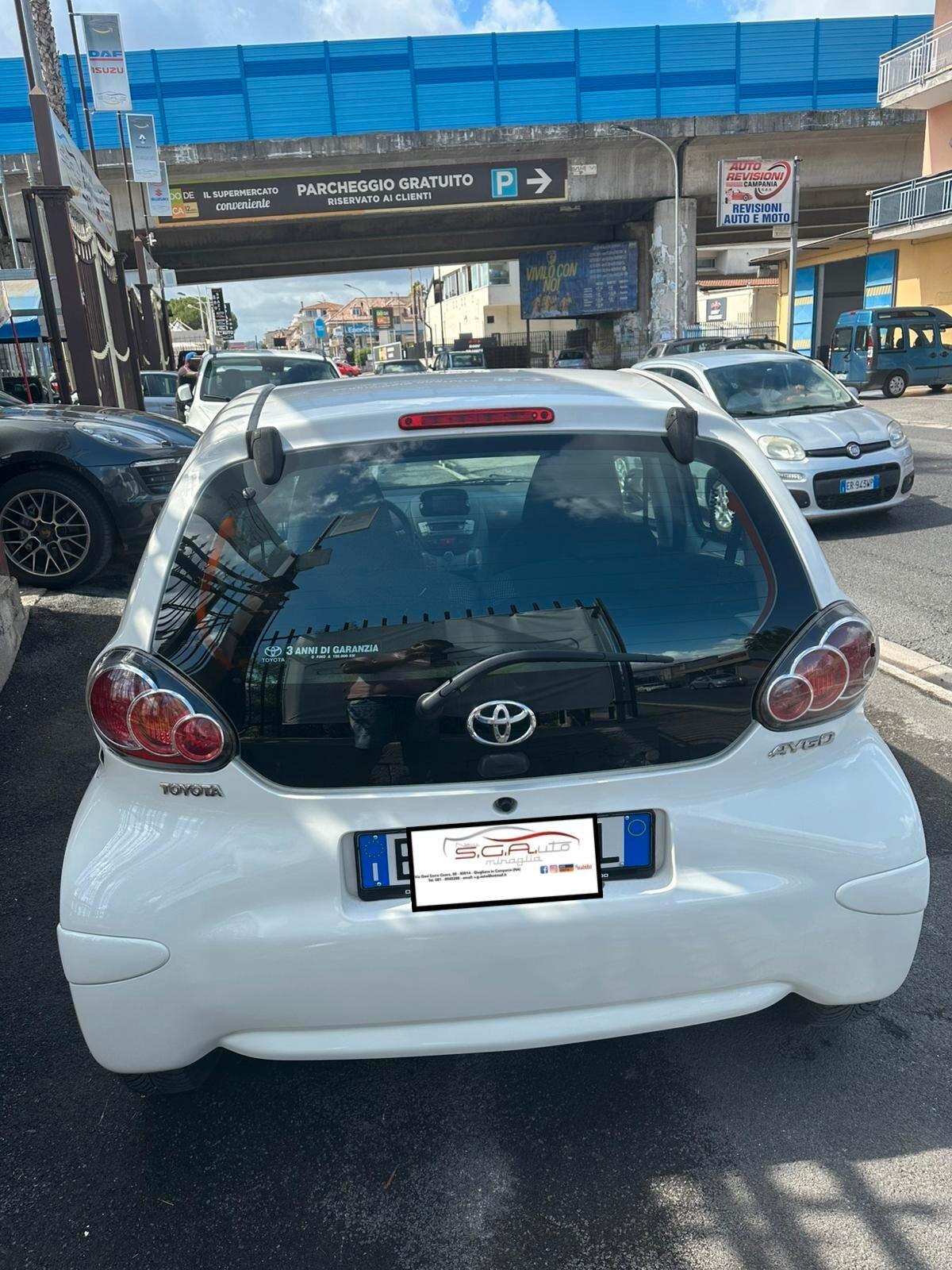 Toyota Aygo 1.0 12V VVT-i 5 porte Deep Ocean Connect