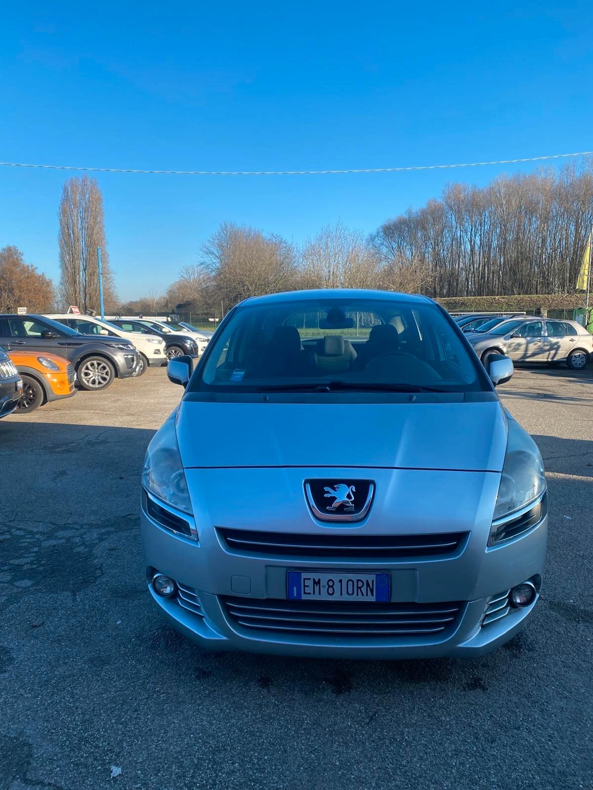 Peugeot 5008 1.6 e-HDi 112CV Stop&Start cambio robotizzato Active