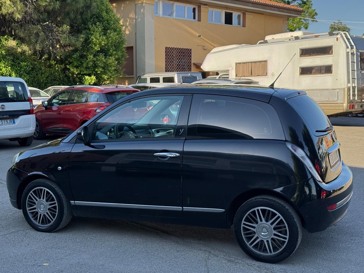 Lancia Ypsilon 1.3 MJT 75 CV Platinum