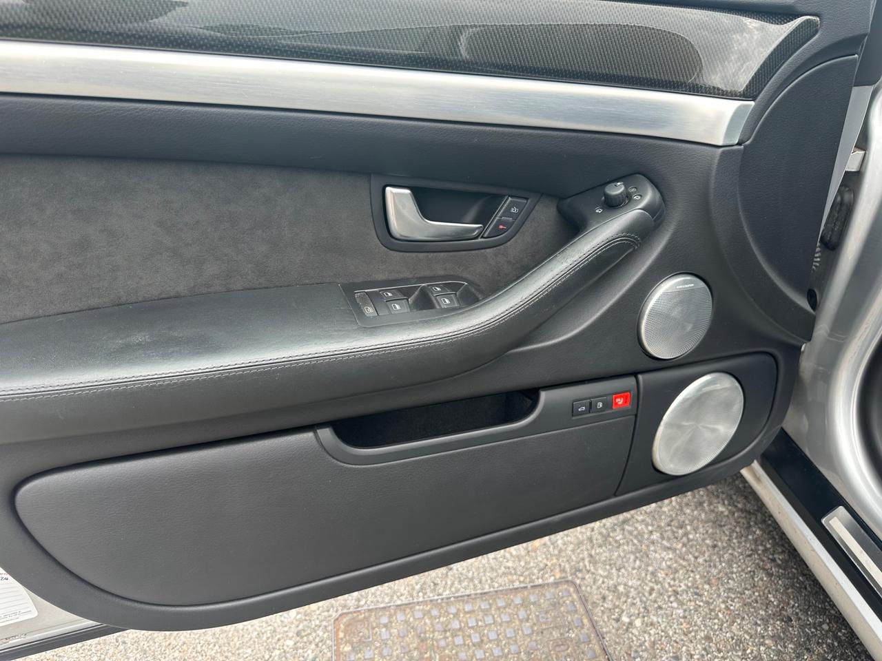 Audi A8 S8 5.2 V10 quattro tiptronic
