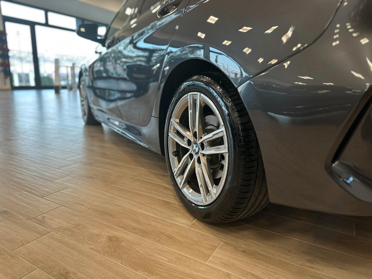 Bmw 118 118d 5p. Msport