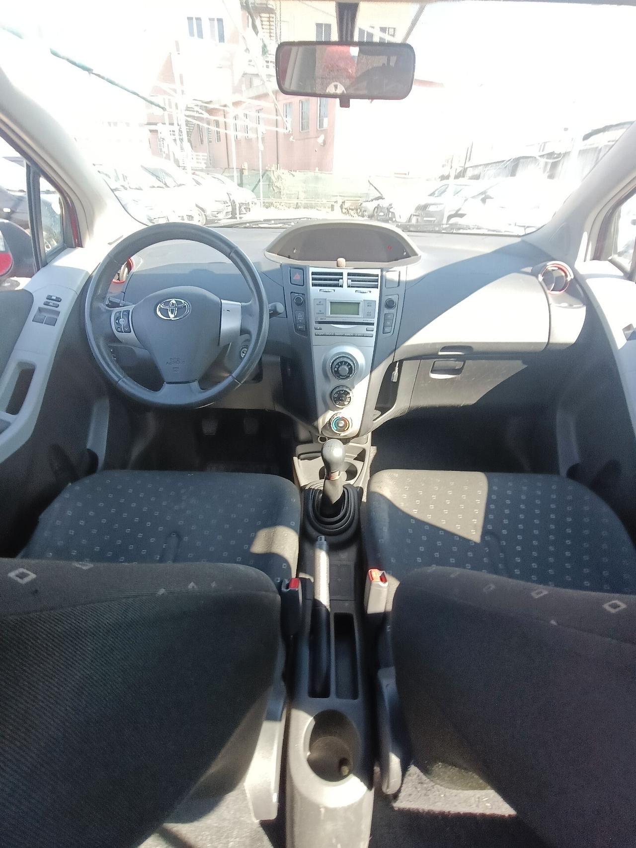 Toyota Yaris 1.0 5 porte Sol