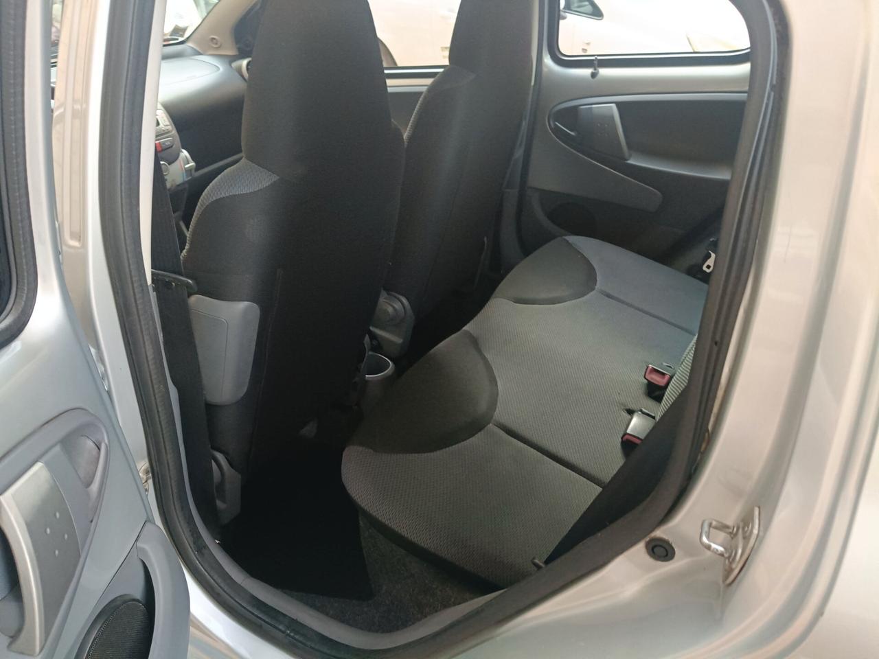 TOYOTA AYGO 1.0 5 PORTE-NEOPATENTATI-Euro 3990