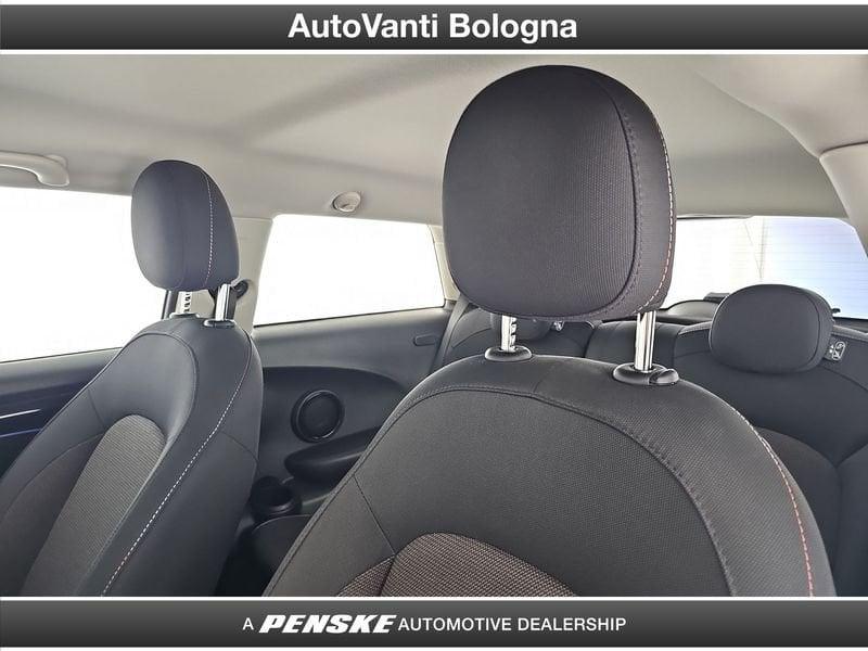MINI Mini Mini 3p 1.5 Cooper Essential Premium Mid Package auto