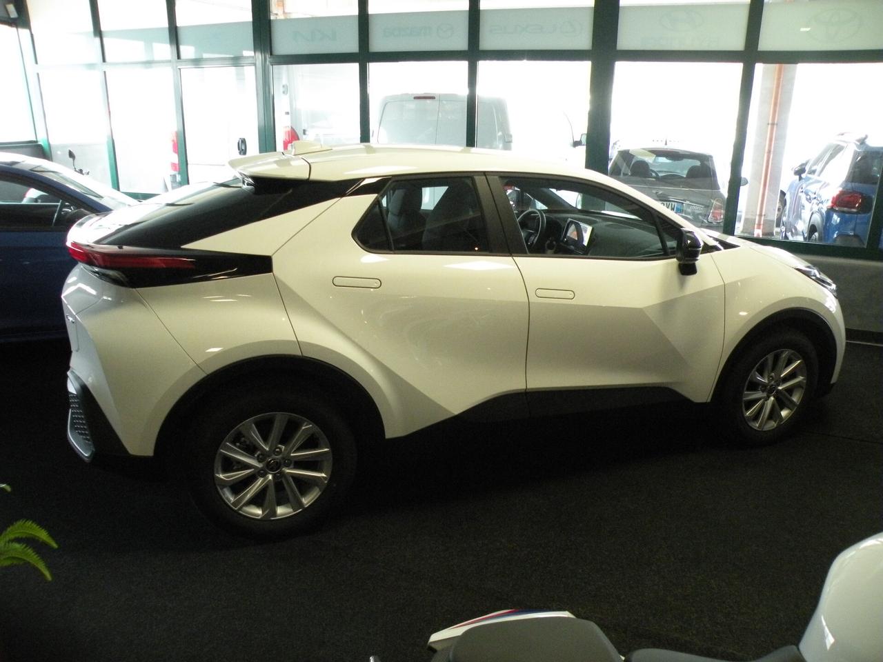 Toyota C-HR 1.8 Hybrid E-CVT Active