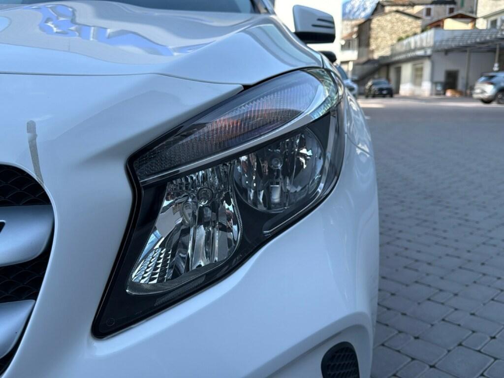 Mercedes GLA 180 180 D Business 7G-DCT