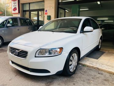 Volvo S40 D - GANCIO TRAINO - 2010