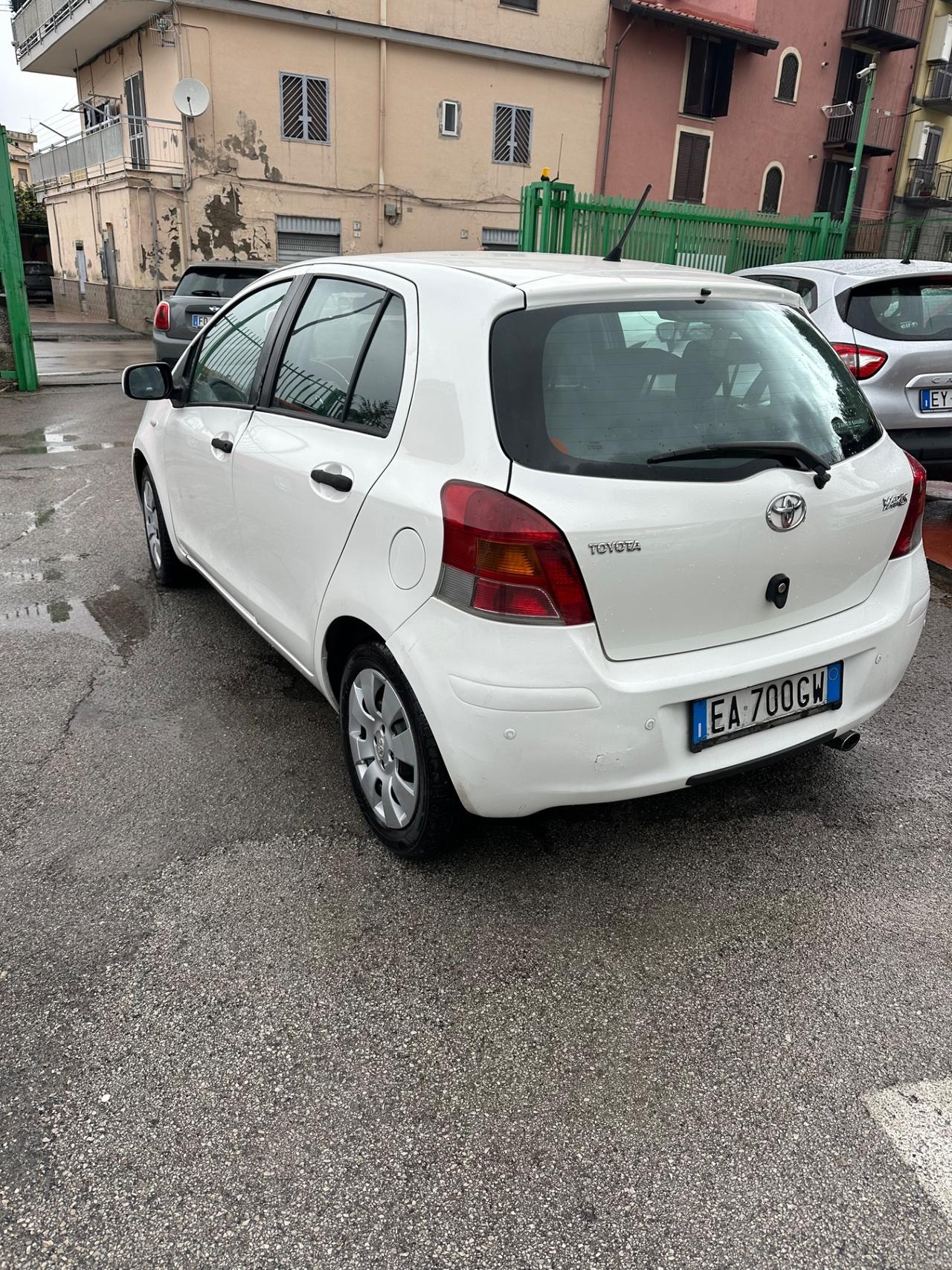 Toyota Yaris 1.0 5 porte Sol