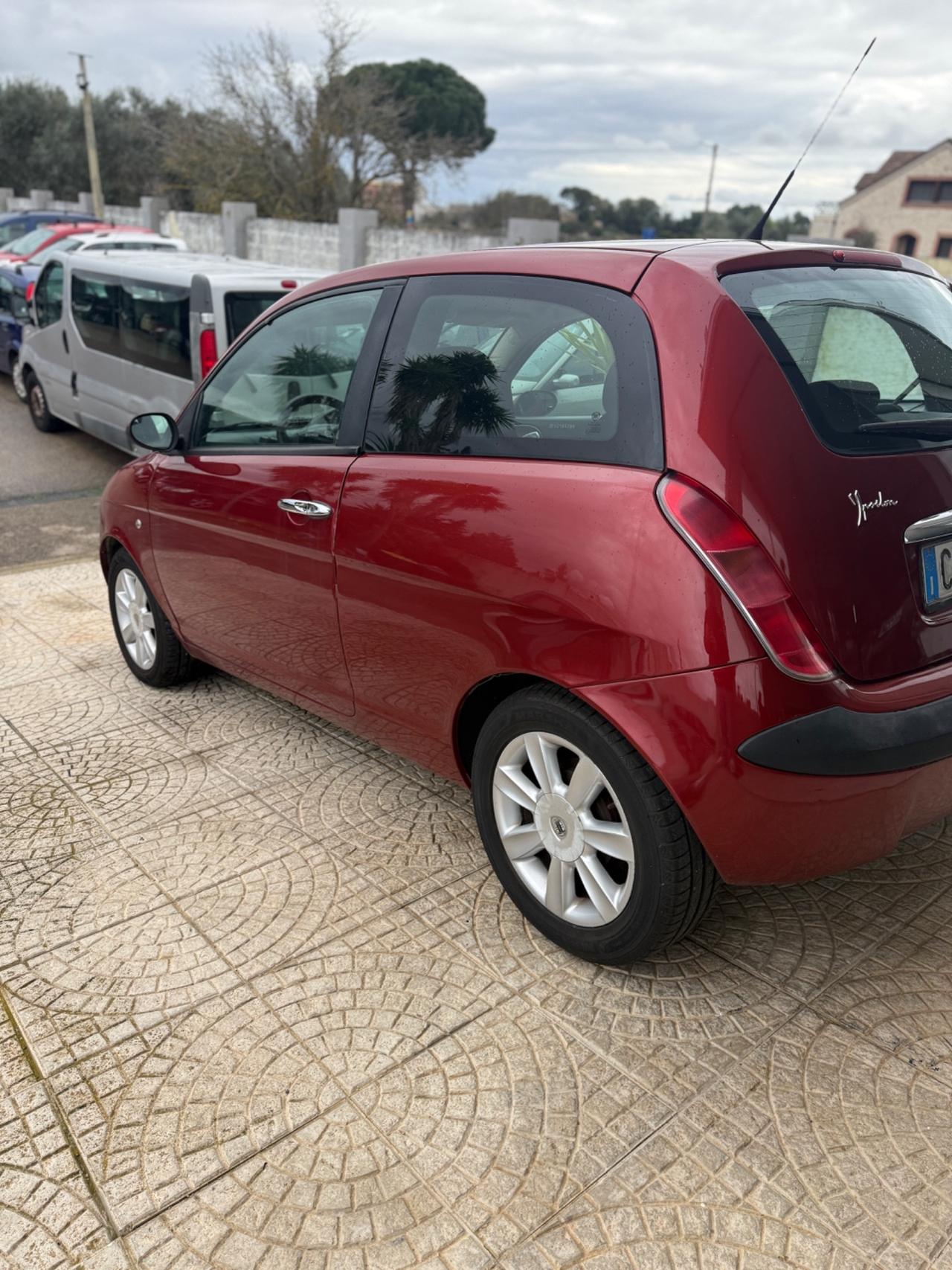 Lancia Ypsilon 1.2 Benz