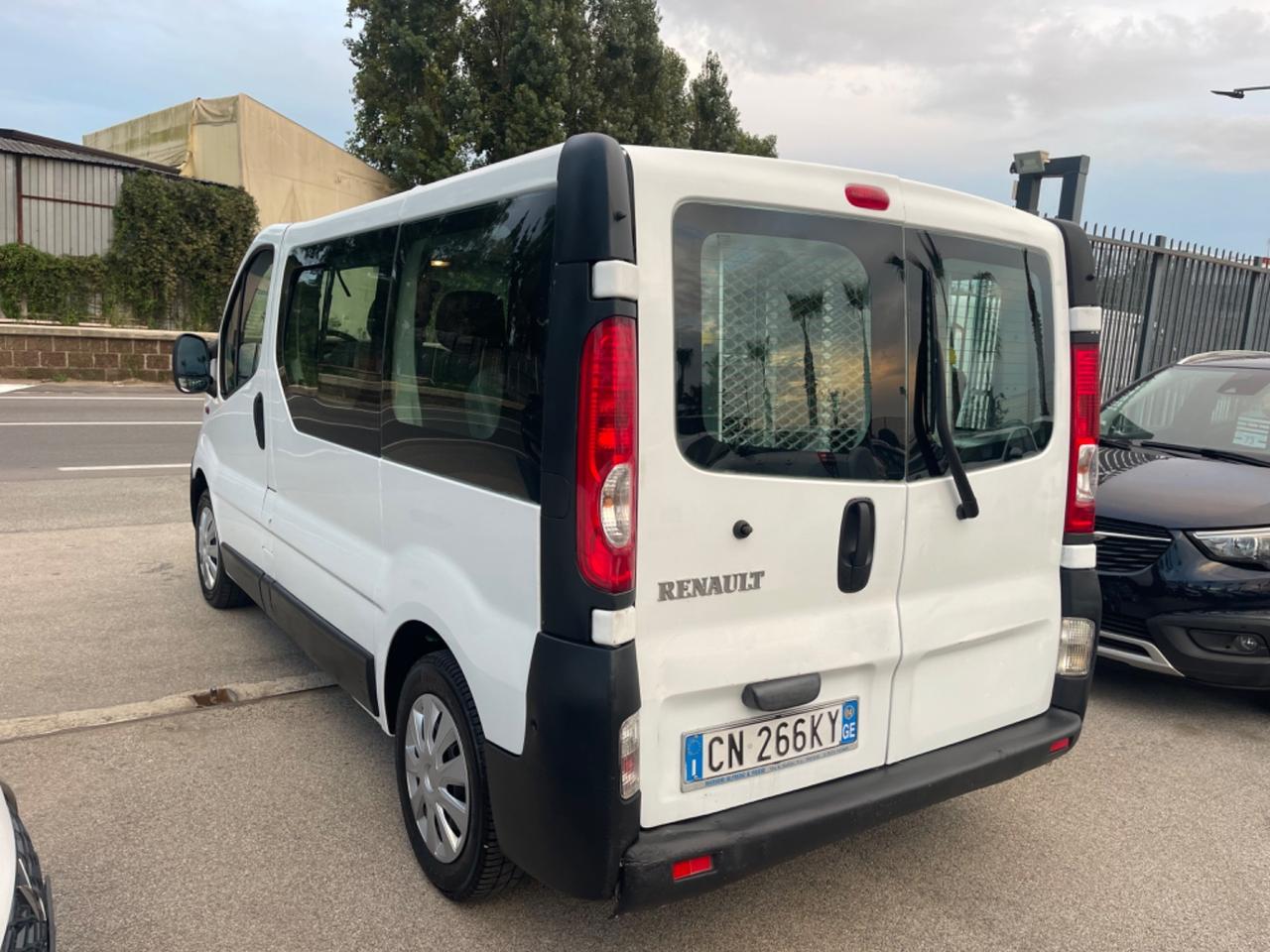 Renault Trafic 9 Posti Pedana disabili