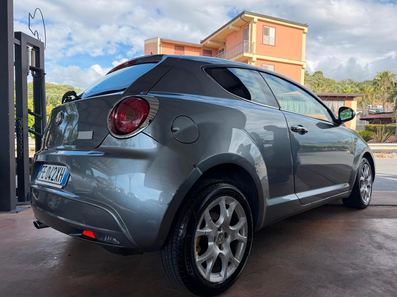 Alfa Romeo MiTo 1.6 JTDm 16V Distinctive Sport Pack