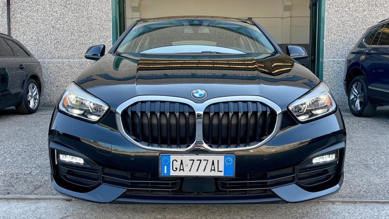 Bmw 116 116d 5p. Advantage LED