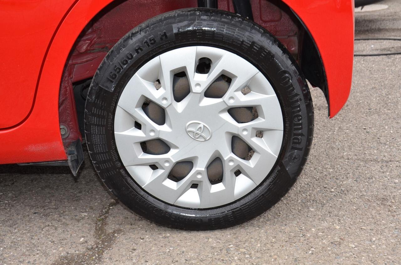 Toyota Aygo 1.0 VVT-i 72 CV 5 porte x-clusiv