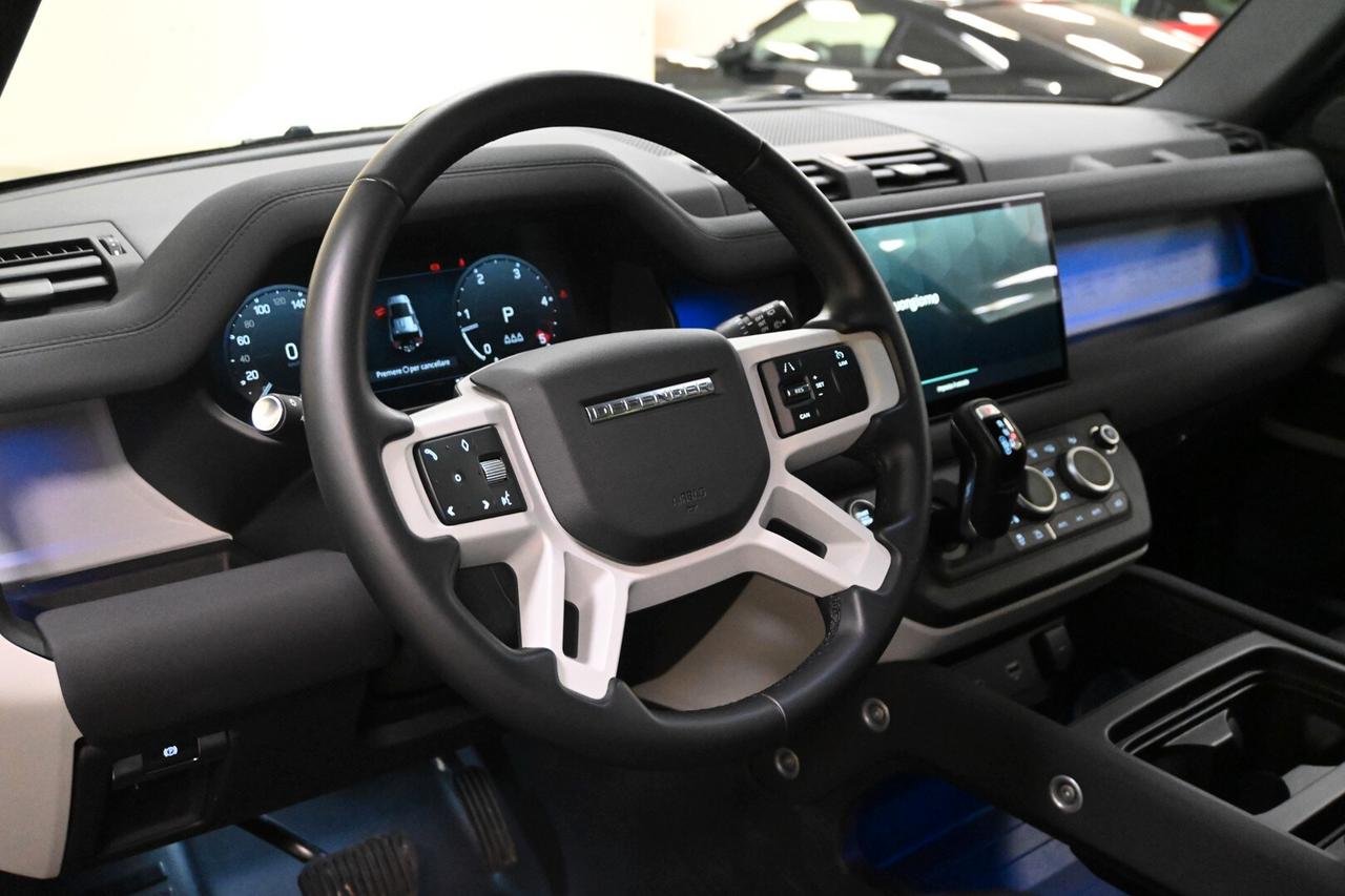 LAND ROVER Defender (2019) Defender 110 3.0D I6...