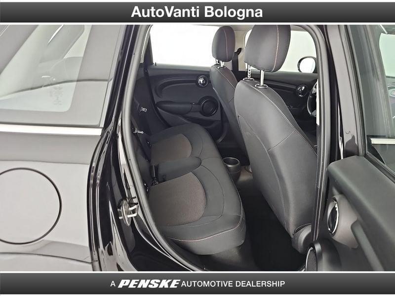 MINI Mini 5 porte Mini 5p 1.5 One Essential 102cv auto