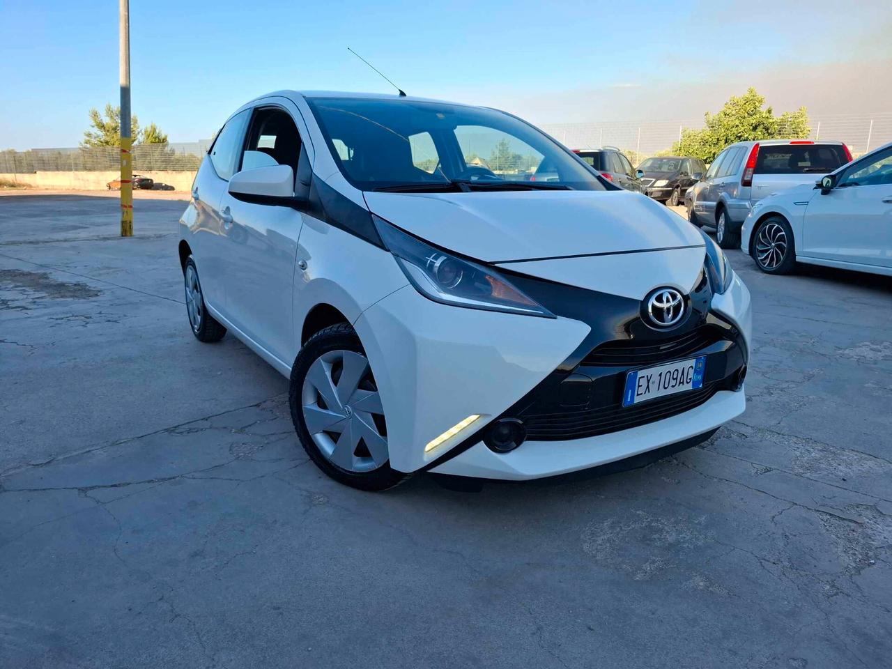 Toyota Aygo 1.0 BENZINA - 2014 AUTOMATICA !!!!!!!!