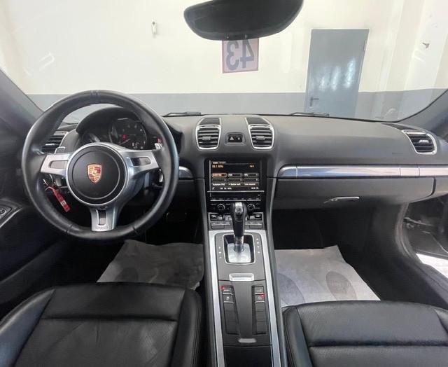 Porsche Cayman 2.7