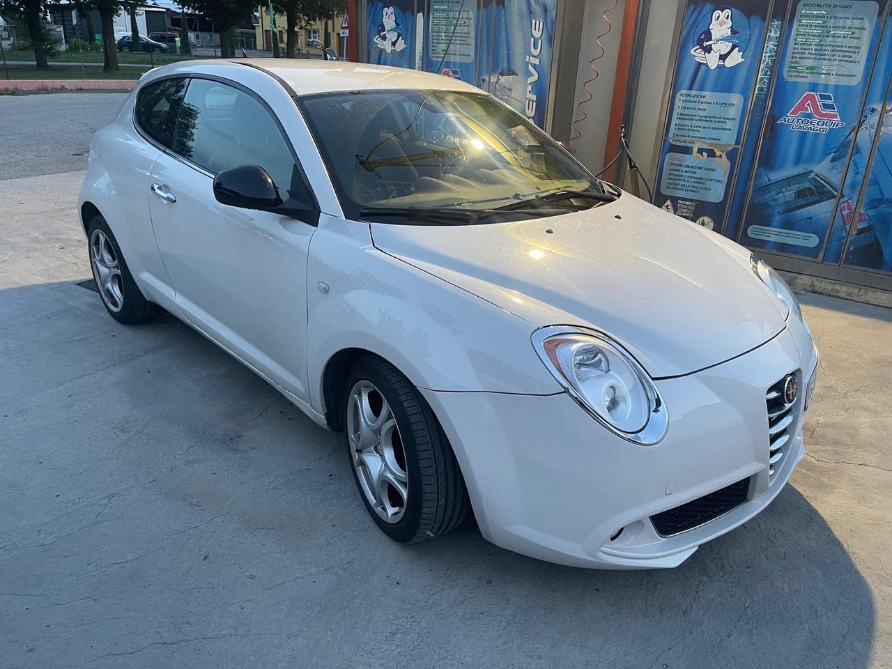 Alfa Romeo MiTo 1.6 JTDm-2 S&S Distinctive Sport Pack