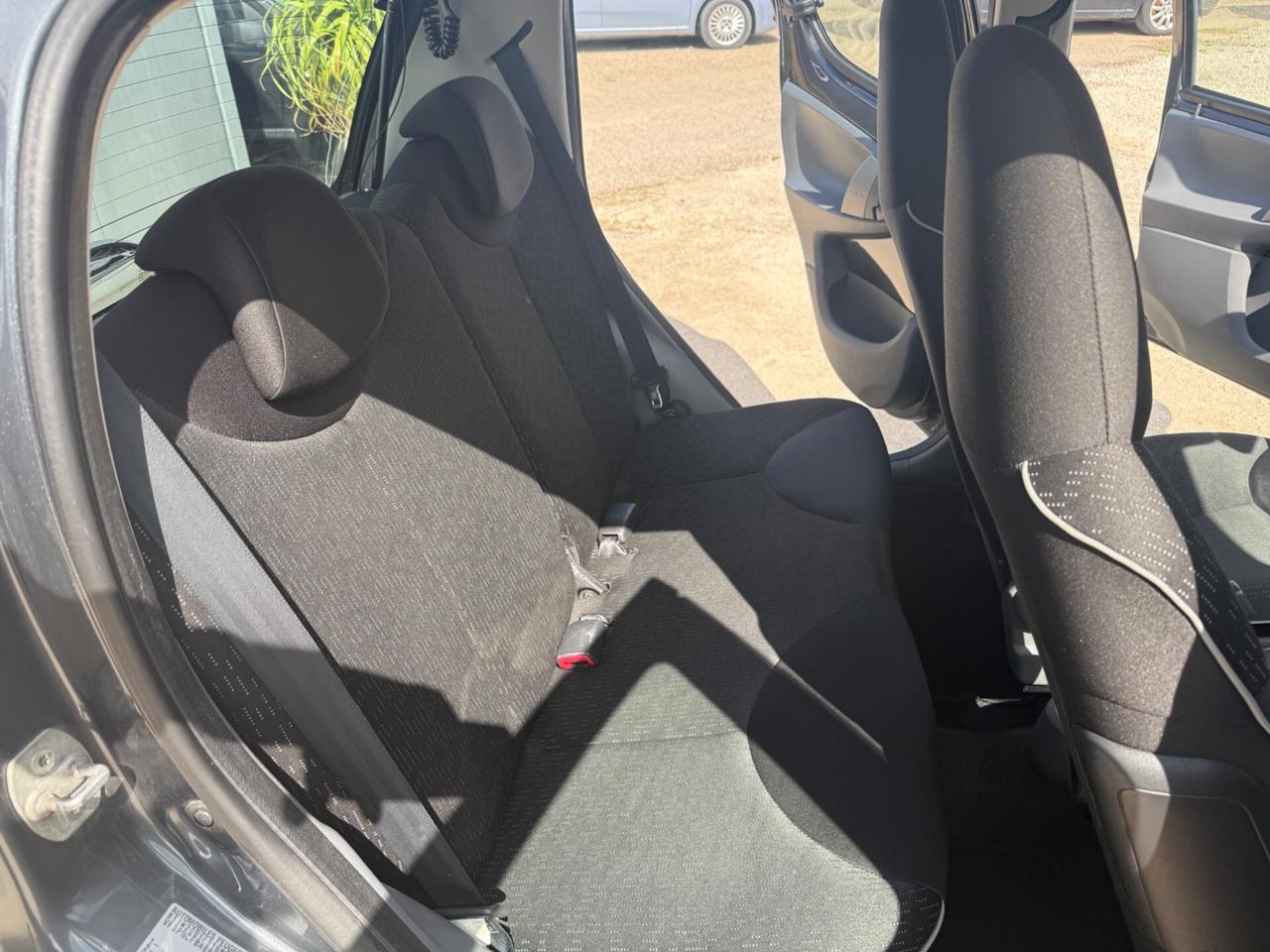 Peugeot 107 1.0 68CV 5p. Superga 2012