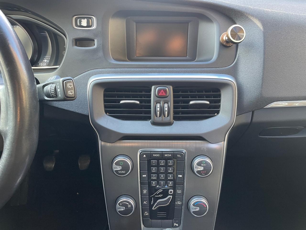 Volvo V40 2.0 D2 120cv MOMENTUM/GARANZIA 12 MESI