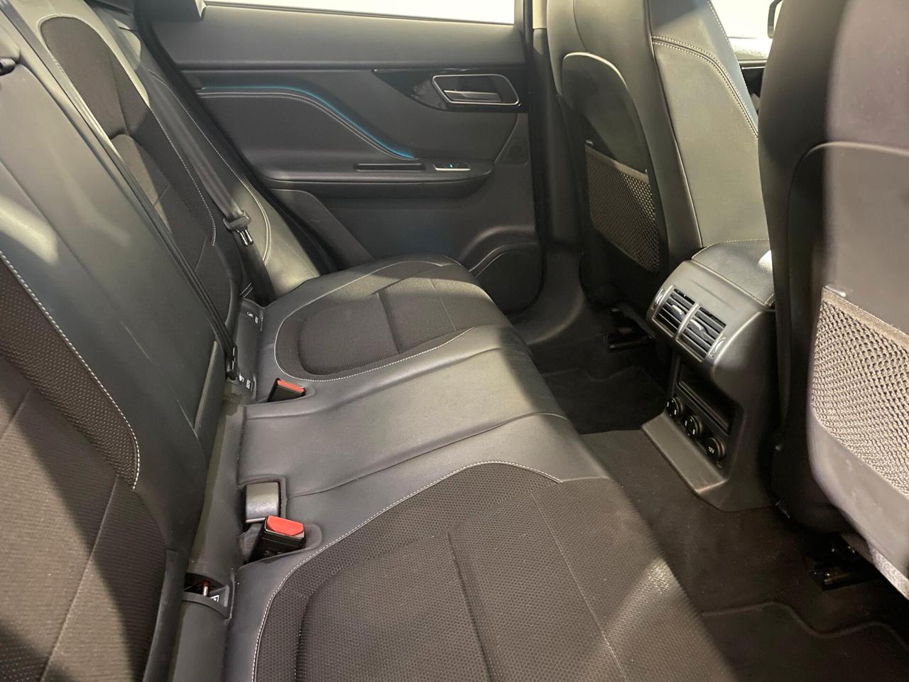 Jaguar F-Pace 2.0 D 180CV AUTOMATICA R-SPORT