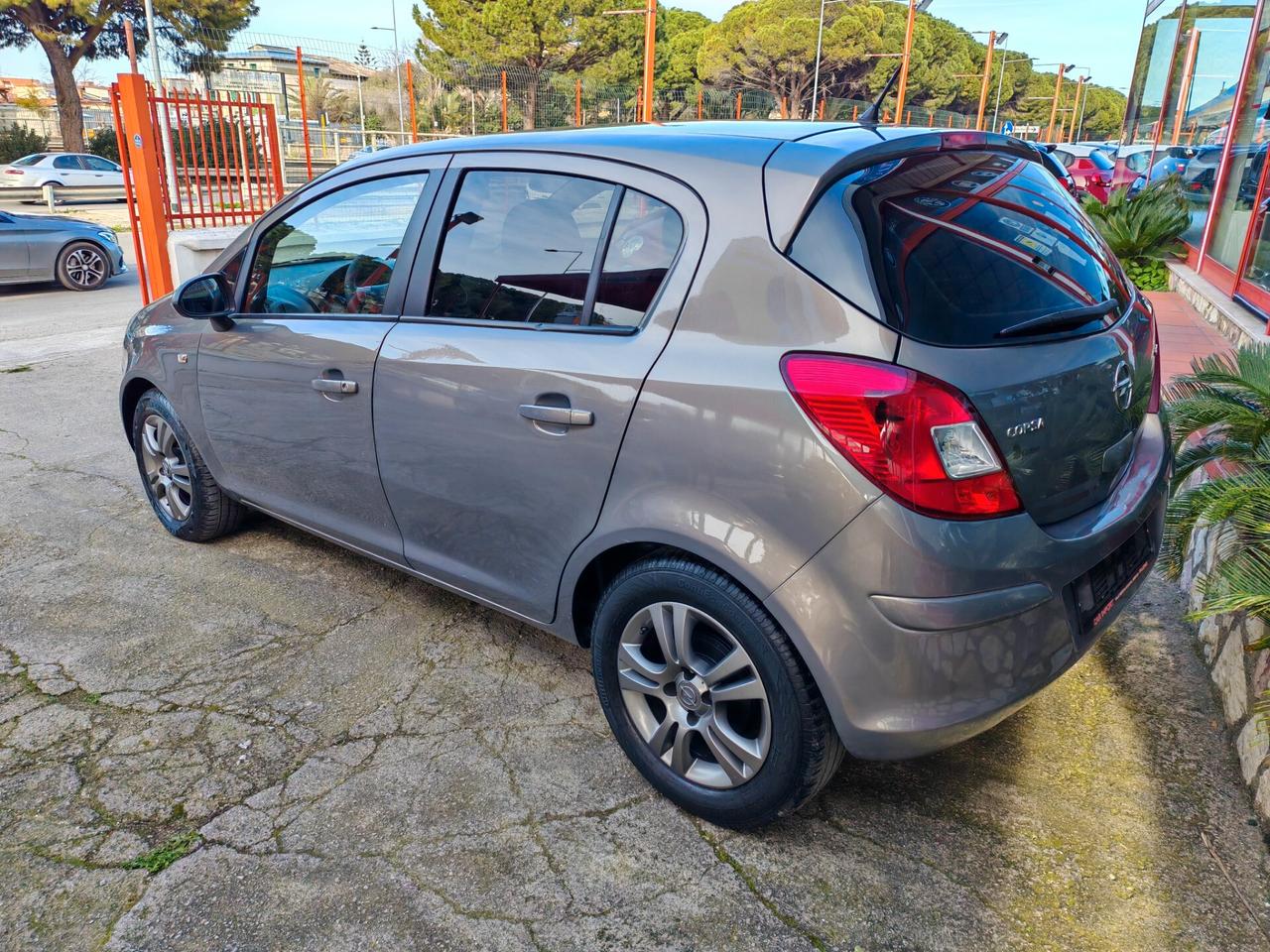 Opel Corsa 1.3 diesel 01/2012 Cv75