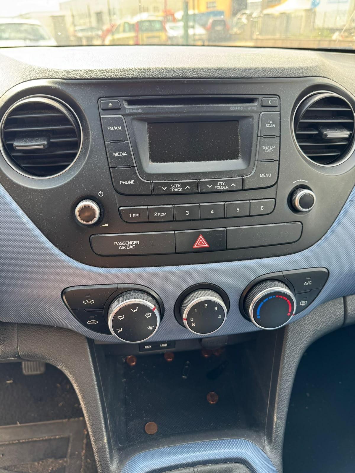 Hyundai i10 (LEGGERE)