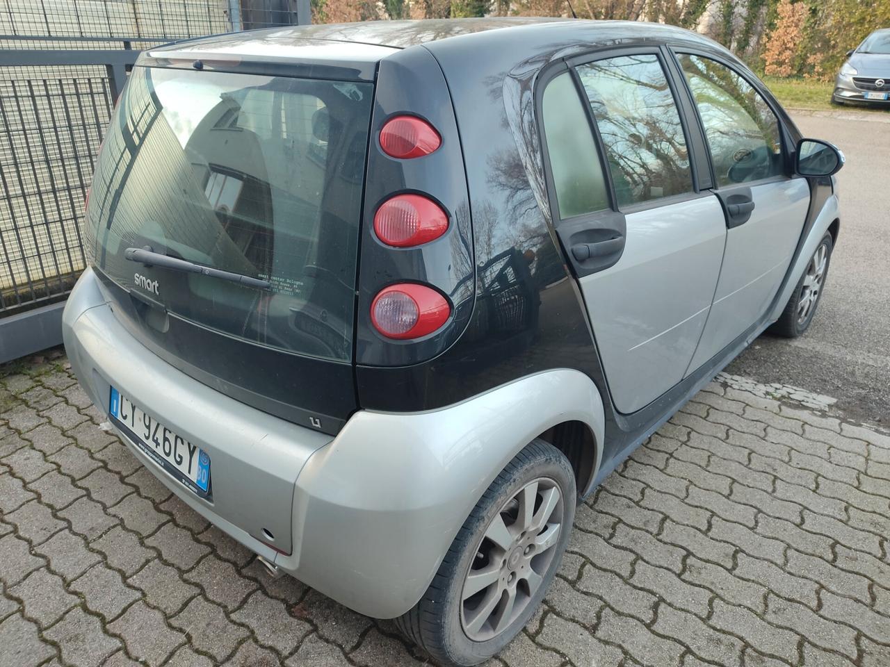SMART FORFOUR BENZINA TETTO PANORAMICO X NEOPATENTATI