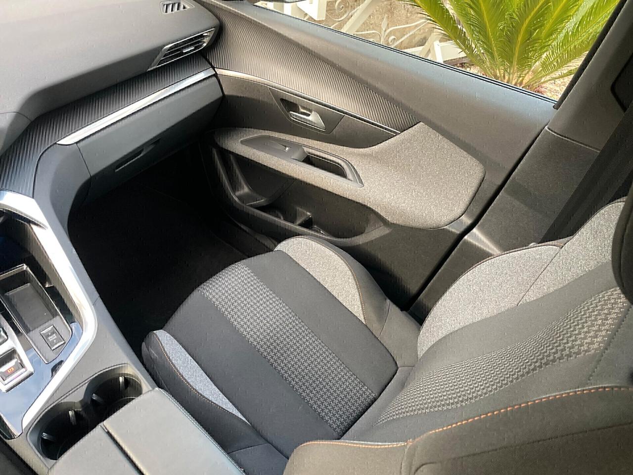 Peugeot 3008 BlueHDi 130 EAT8 Active Business