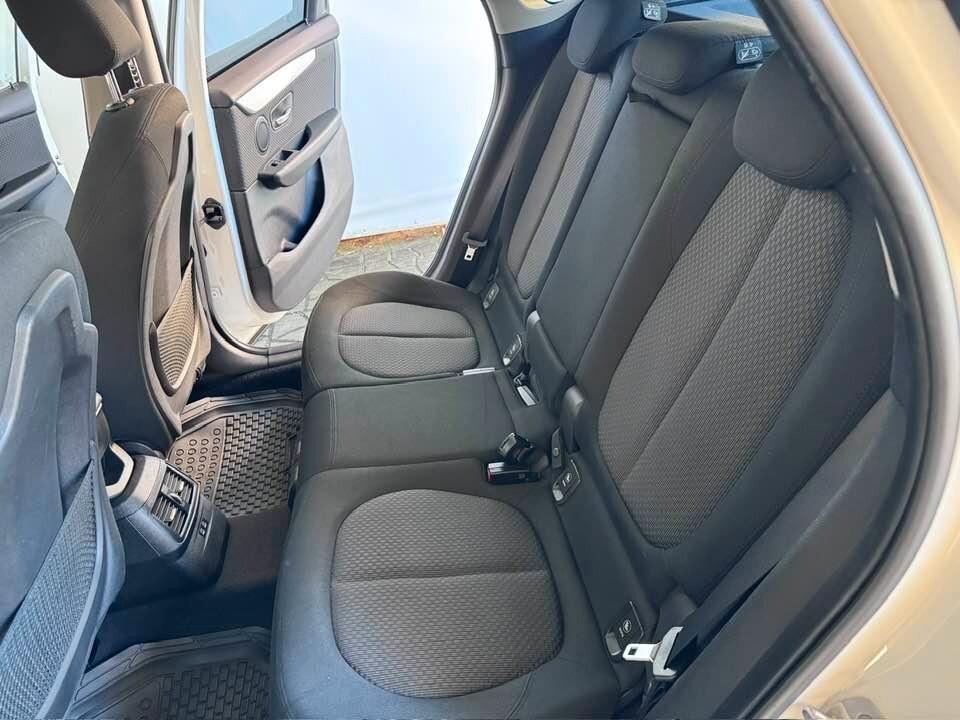 Bmw 2er Active Tourer 216d Luxury