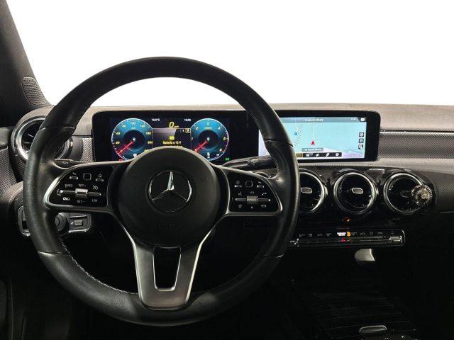 MERCEDES-BENZ A 200 d Auto Sport Navi