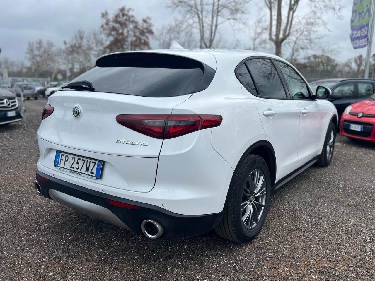 Alfa Romeo Stelvio 2.2 Turbodiesel 150CV AT8 RWD Super