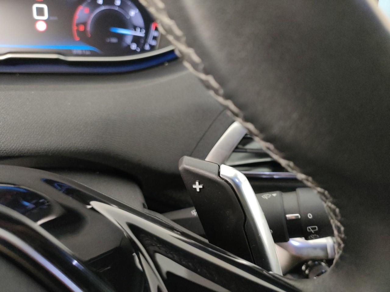PEUGEOT 3008 1.5 bluehdi Allure Pack 130cv eat8