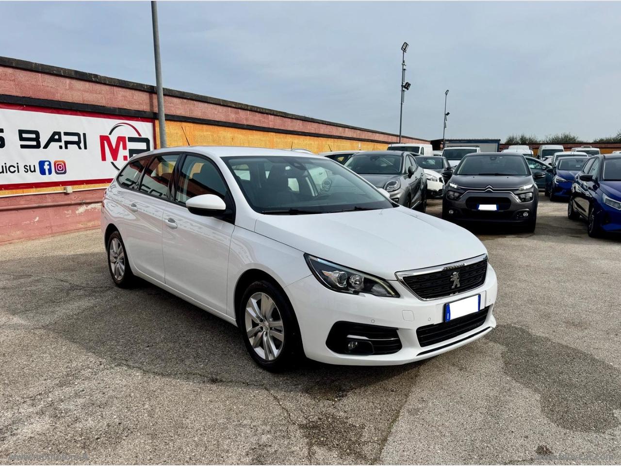 PEUGEOT 308 ACTIVE 1.5 HDi 130CV AUTOMATICA IVA ESPOSTA