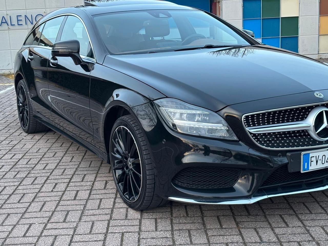 Mercedes-benz CLS 220 d SW Premium. AMG SOOTING..CELL 320 147 1147 WUATSAPP