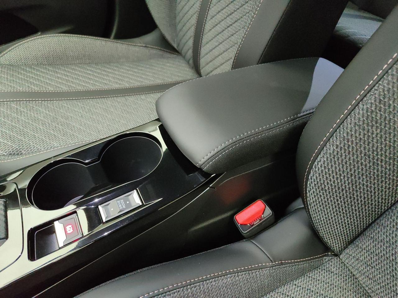 PEUGEOT 2008 II 2020 1.2 PURETECH 130CV ALLURE EAT8