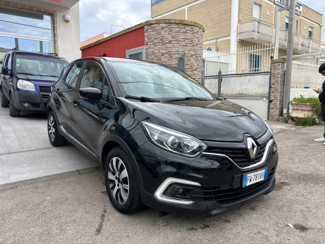 Renault Captur 1.5 90 CV-2019/NAVI